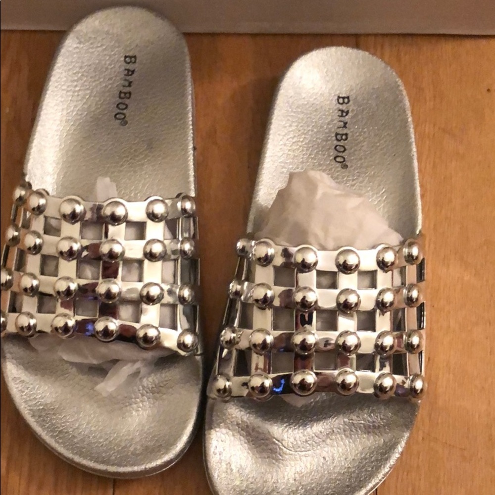 Bamboo silver slippers